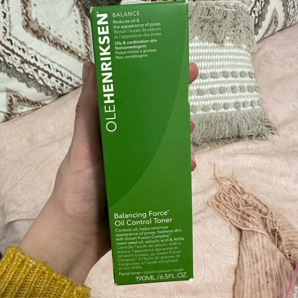 NEW OLEHENRIKSEN Balancing Force Oil Control Toner